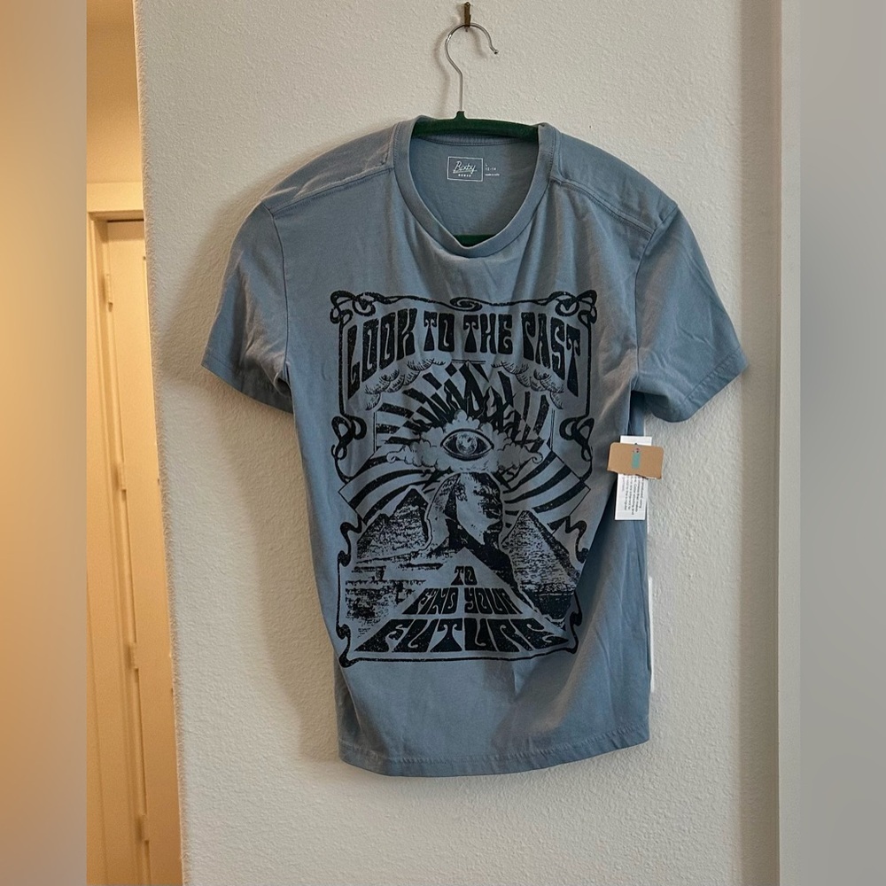 Bixby Graphic T- NWT Size L